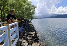 Sambut Prosesi Laut, Peziarah Padati Bibir Pantai Larantuka