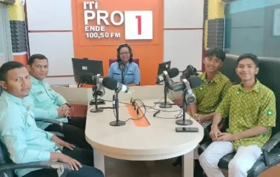 Siswa MAN Ende Isi Ramadan Dengan Kegiatan Sosial