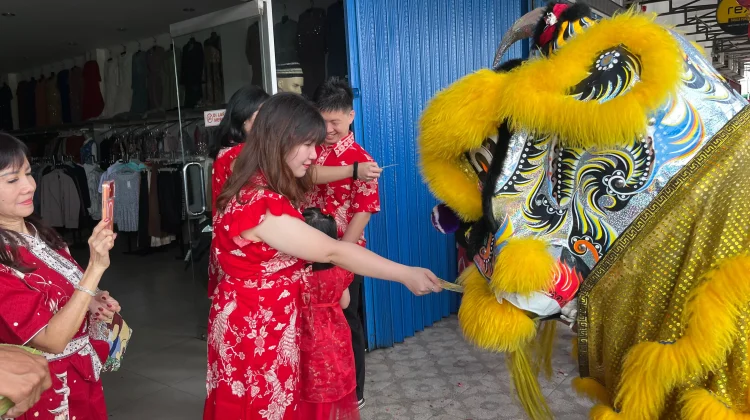 Atraksi Barongsai Warnai Perayaan Imlek di Sanggau