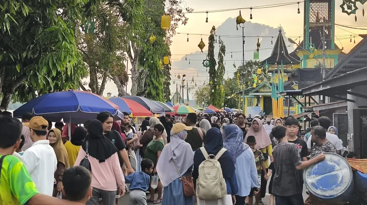 Hari Terakhir Festival Takjil Ramadan Sanggau Diserbu Pengunjung