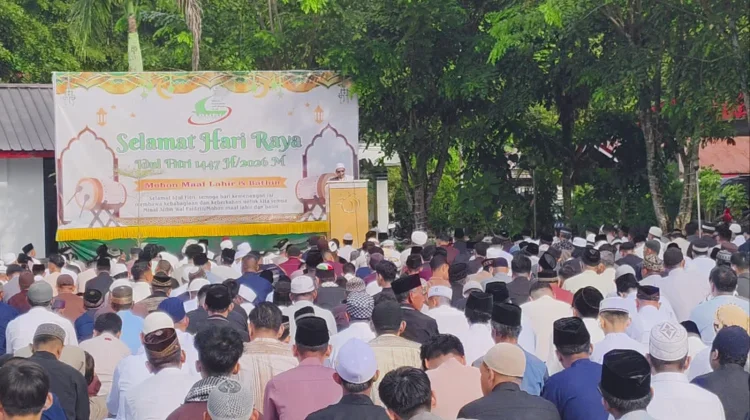 Ribuan Umat Muslim Sanggau Laksanakan Salat Ied