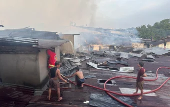 Sepuluh Ruko di Sosok Hangus Terbakar