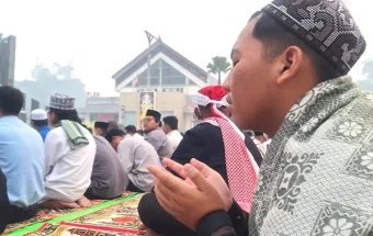 Memohon Hujan, Umat Muslim Perbatasan Gelar Salat Istisqa