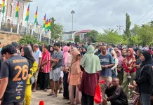 Antusias Warga Sanggau Serbu Pasar Murah Pemprov