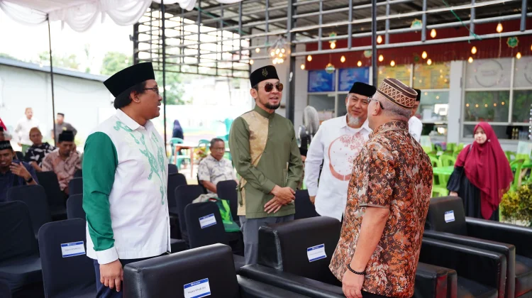 Peluncuran Zona Halal Kawasan Food Court Limboto