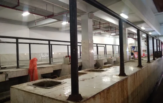 Sepi, Pedagang Pasar Sentral Menanti Pengunjung