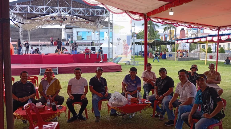 Unsur Pemerintah dan Sponsor Hadiri Lomba Kicau Mania di Gunungsitoli