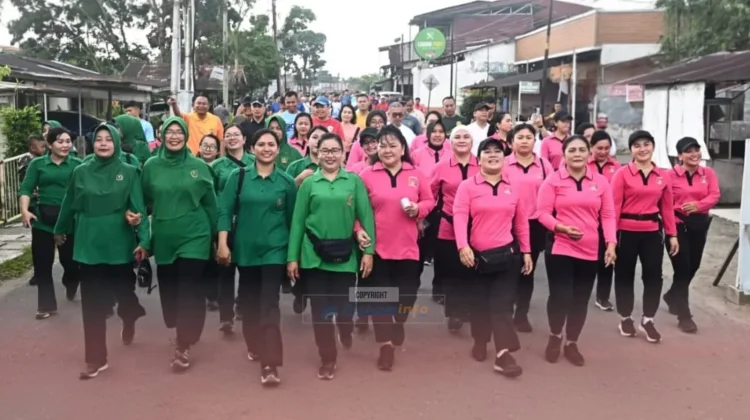 Kegiatan Olahraga Bersama di Lapangan Apel Mapolres Nias