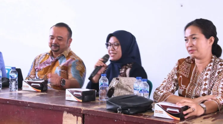 Sosialisasi kepada Pemilih Pemula di SMK Negeri 1 Gunungsitoli Utara