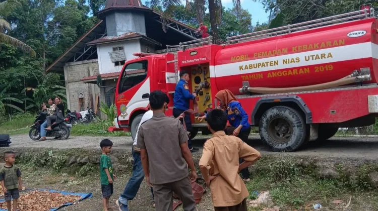 Rumah Warga Berua Namohalu Esiwa Ludes Terbakar, Tidak Ada Korban Jiwa