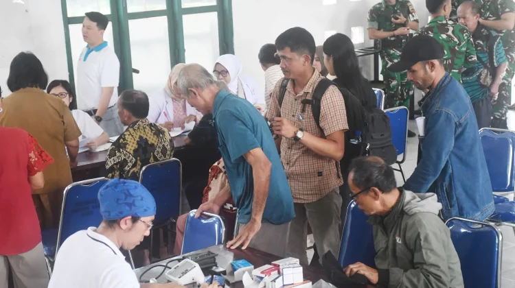 Karya Bakti TNI AD untuk Rakyat Gelar Operasi Katarak dan Bibir Sumbing di Nias