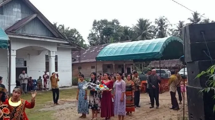 BPH ONKP Letakkan Batu Pertama Gereja Lasara Sihene'asi