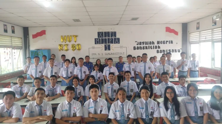 Pemberangkatan peserta OSN SMA Negeri 1 Gunungsitoli