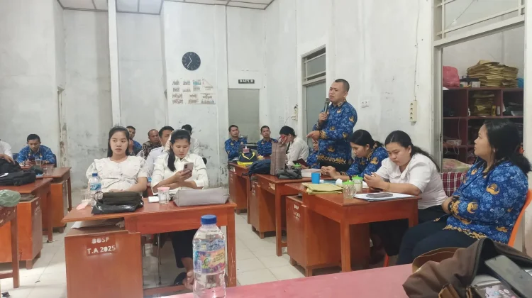 Rapat Penentuan Kenaikan Kelas SMK Negeri 2 Botomuzoi