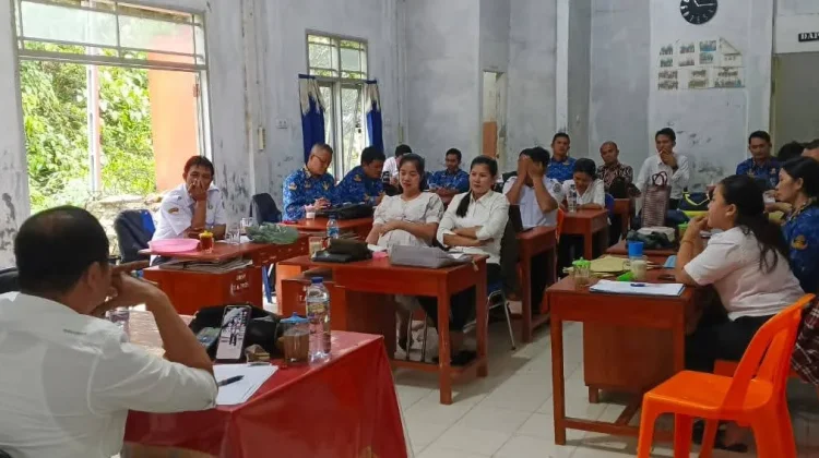Rapat Penentuan Kenaikan Kelas SMK Negeri 2 Botomuzoi