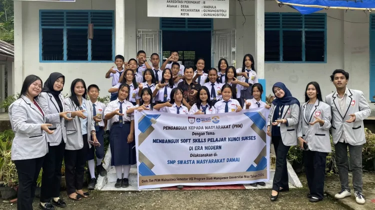Pengabdian kepada Masyarakat Mahasiswa Progam Studi Manajemen UNIAS