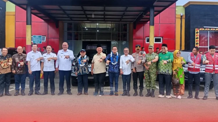 Bupati Nias Sambut Kedatangan Menteri Pendidikan Dasar dan Menengah RI