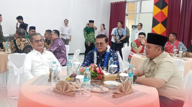 Bupati Nias Sambut Kedatangan Menteri Pendidikan Dasar dan Menengah RI