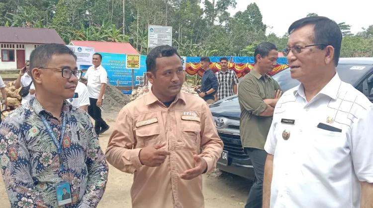 Mendikdasmen RI  Berkunjung di SMP 3 Sitolu Ori
