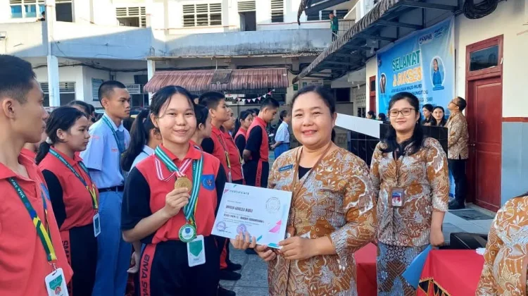 Upacara Apresiasi Prestasi Murid SMA Swasta Pembda 1 Gunungsitoli