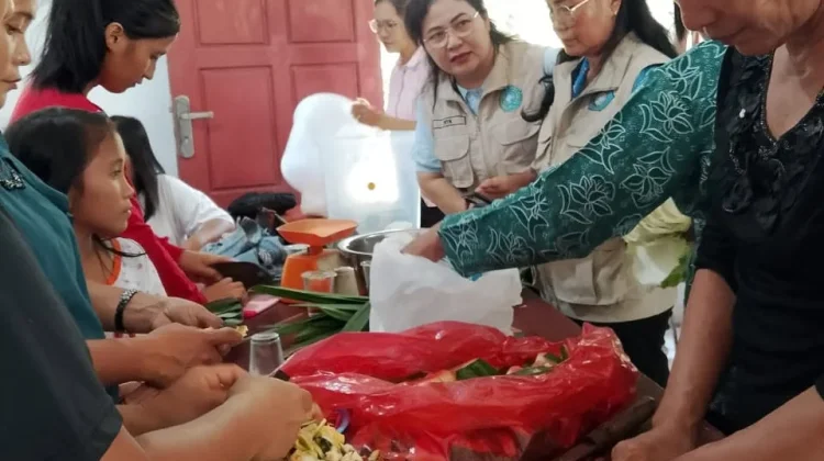 Kader PKK Gunungsitoli Dilatih Membuat VCO dan Eco Enzyme
