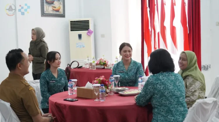 Ketua PKK Gunungsitoli Sambut Kunker Staf Ahli PKK Provsu