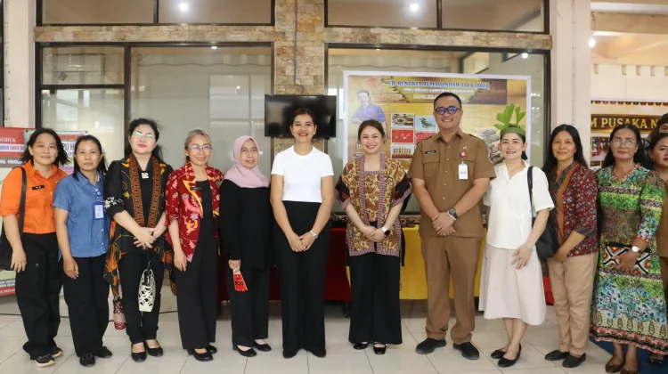 Kahiyang Ayu Kunjungi Dekranasda Kota Gunungsitoli