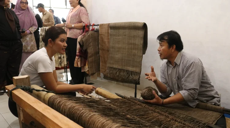 Kahiyang Ayu Kunjungi Dekranasda Kota Gunungsitoli