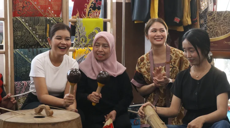 Kahiyang Ayu Kunjungi Dekranasda Kota Gunungsitoli