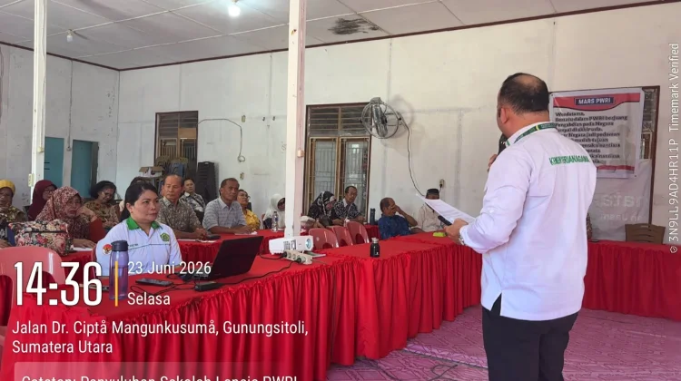 Penyuluhan Spiritual dan Batin di Sekolah Lansia PWRI Gunungsitoli