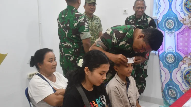 TNI AD Gelar Operasi Katarak dan Bibir Sumbing di Kepulauan Nias
