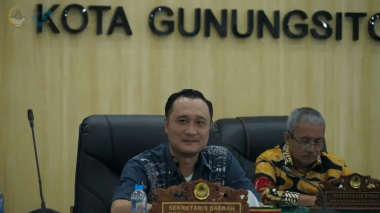 Sekda Gunungsitoli Hadiri Rapat Paripurna DPRD