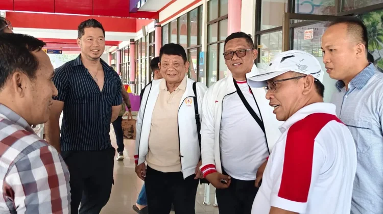 Ketua Umum KONI Sumut dan Rombongan Tiba di Bandara Binaka