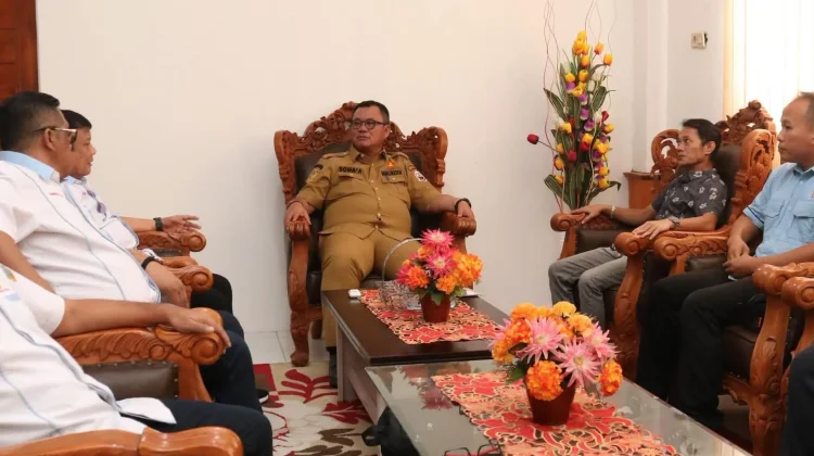 Audiensi Ketum KONI Sumut dengan Wali Kota Gunungsitoli