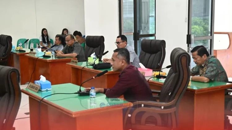 Rapat Paripurna DPRD Kabupaten Nias dalam rangka Penyampaian Laporan Reses