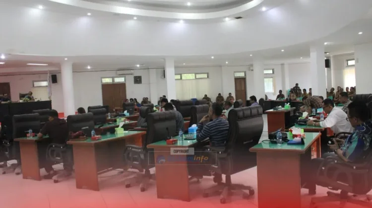 Bupati Nias Hadiri Rapat Paripurna DPRD Penyampaian Pandangan Umum Fraksi-fraksi