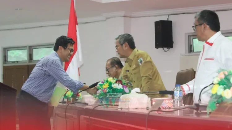 Bupati Nias Hadiri Rapat Paripurna DPRD Penyampaian Pandangan Umum Fraksi-fraksi