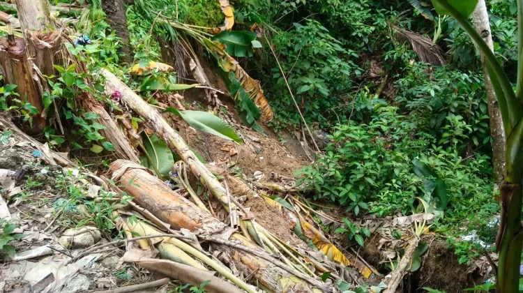 Hujan Deras, Rumah Dinas Pendeta Jemaat Hilinakhe Alami Longsor