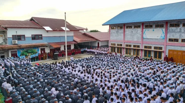 Hari Pertama Masuk Sekolah, Siswa Siswi Pembda Nias Ikuti Upacara Bendera