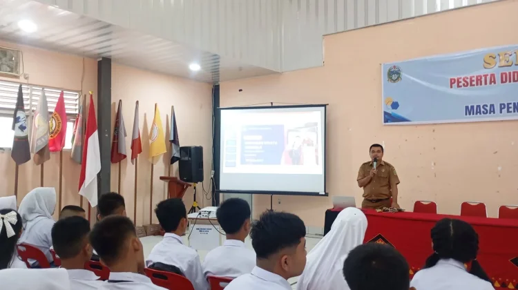 Siswa Baru SMK Negeri 1 Gunungsitoli Ikuti MPLS