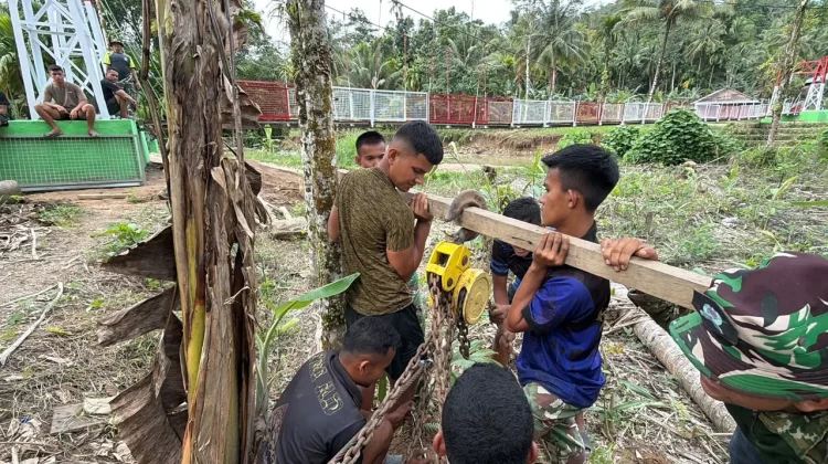 Pembangunan Jembatan Gantung Sungai Hou Capai Progres 92 Persen