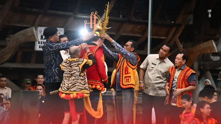 Kunjungan Bobby dan Dubes Prancis di Desa Wisata Bawomataluo