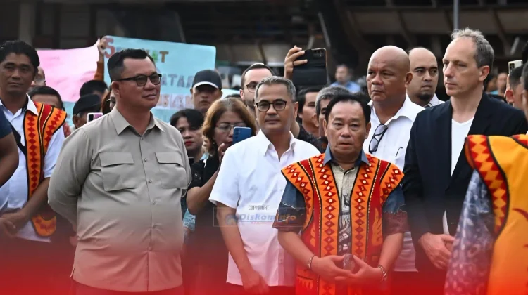 Kunjungan Bobby dan Dubes Prancis di Desa Wisata Bawomataluo