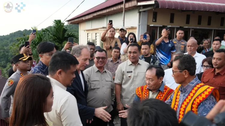 Dampingi Gubsu dan Dubes Prancis, Wali Kota Tinjau Desa Bawomataluo