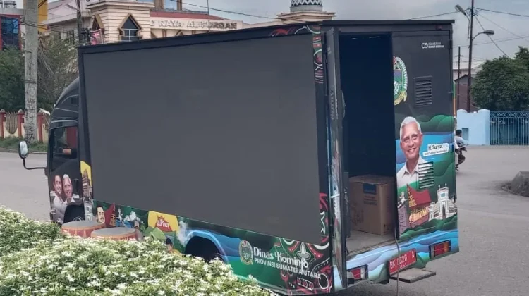 Videotron Keliling Milik Dinsikominfo Sumut Disiagakan Nonton Bareng