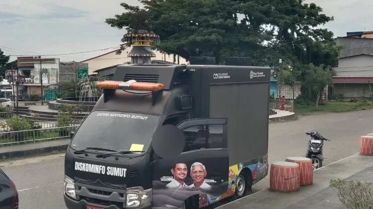 Videotron Keliling Milik Dinsikominfo Sumut Disiagakan Nonton Bareng