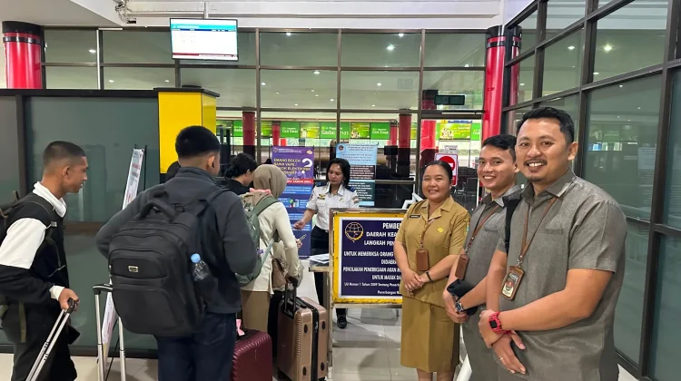 Siswa Berprestasi Diberangkatkan ke Medan Ikuti  FLS3N