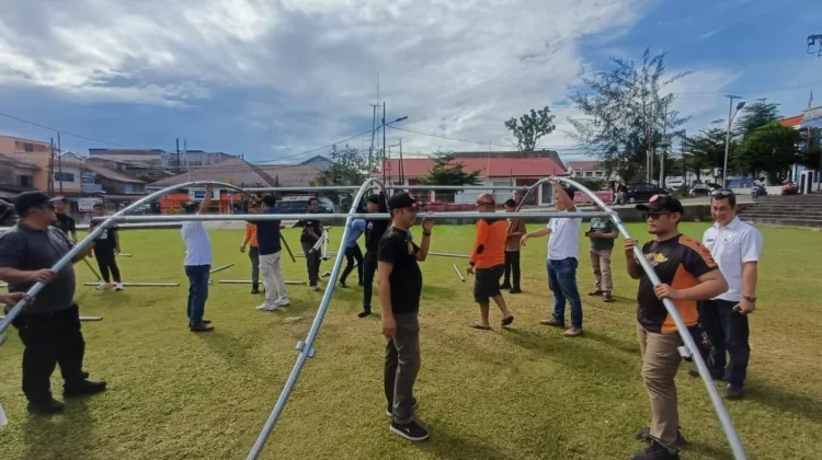Simulasi Pemasangan Tenda Darurat Bentuk Kesiapsiagaan Hadapi Potensi Bencana