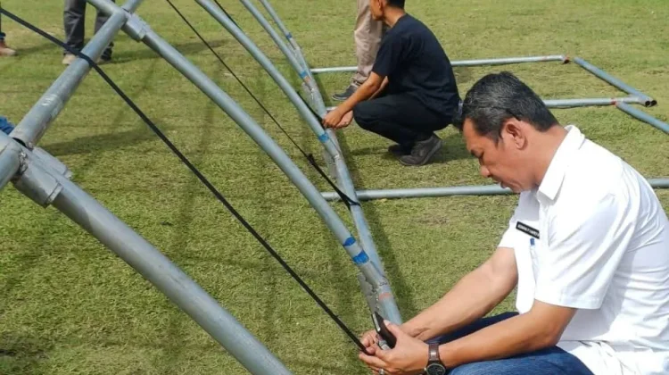 Simulasi Pemasangan Tenda Darurat Bentuk Kesiapsiagaan Hadapi Potensi Bencana