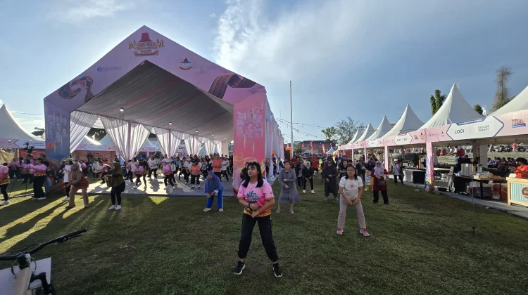 Qristap Fun Bike dan Senam Bestie Qris di Jelajah Rupiah Kepulauan Nias